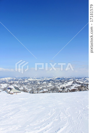 冬季精緻的滑雪勝地 17181579