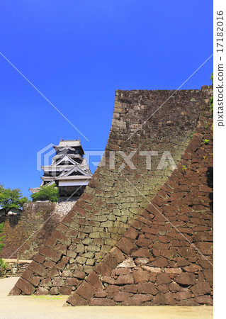 八月熊本熊本城堡·偉大的城堡塔樓和兩面石牆 八月熊本熊本城堡·偉大的城堡塔樓和兩面石牆 17182016