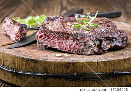grilled steak 17184998