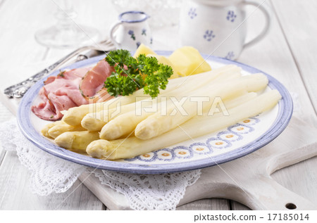 asparagus with ham 17185014