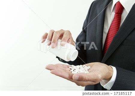 Lots of medicine in the palm Lots of medicine in the palm 17185117