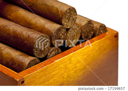 The Cuban cigars, hand made.. 17199657