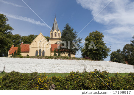 Church behind walls 17199917