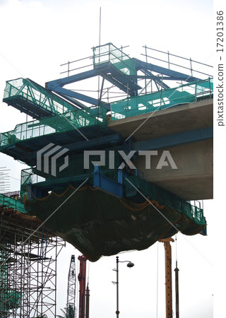 Concrete box girder under construction 17201386