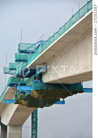 Concrete box girder under construction 17201387