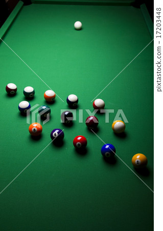 Pool balls, vivid colors, natural tone 17203448
