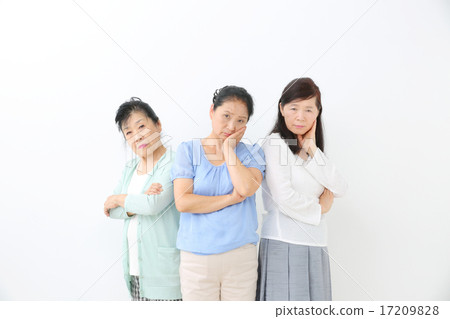 Three worrying middle-aged women 17209828