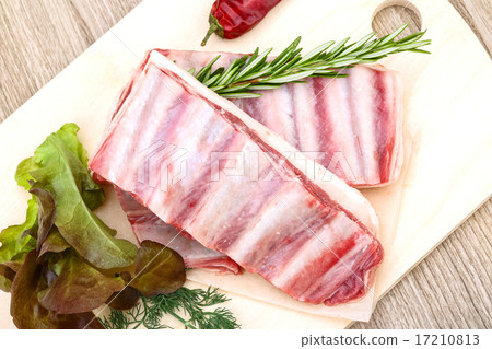 Raw lamb ribs 17210813