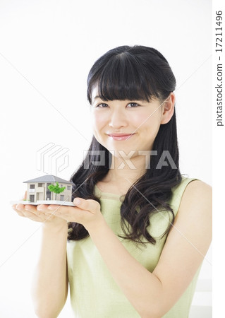 young woman      17211496