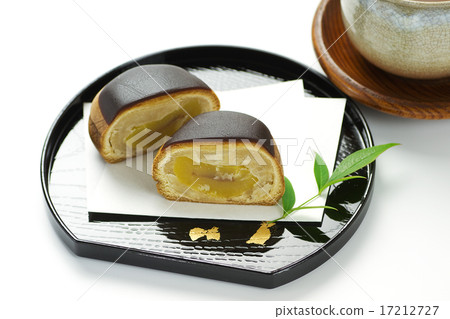 Custard bun 7 17212727
