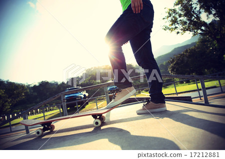 skateboarder legs at skatepark skateboarder legs at skatepark 17212881