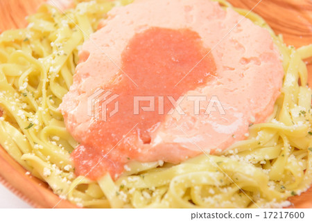 Delicious mentaiko pasta 17217600