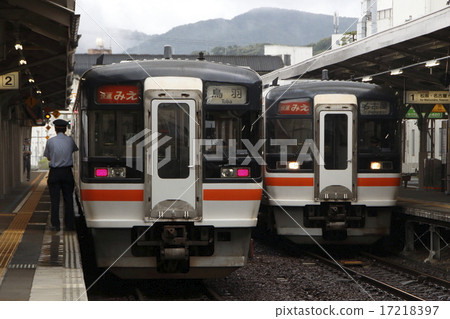 Rapid Shimizu by the Kiha 75 form 17218397