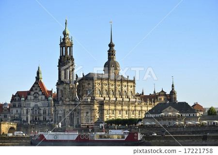 Dresden Old Town seen from the other side of the Elbe river (Court church and Residenz Castle) 17221758
