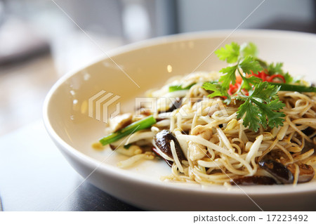 Singapore fried noodle 17223492