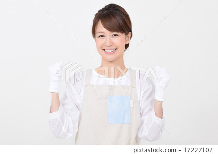 A woman who got a glove apron 17227102