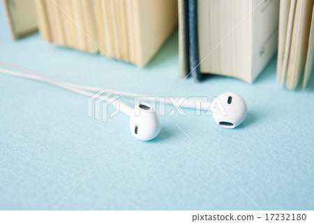 [PHO187] Books & Music_033 17232180