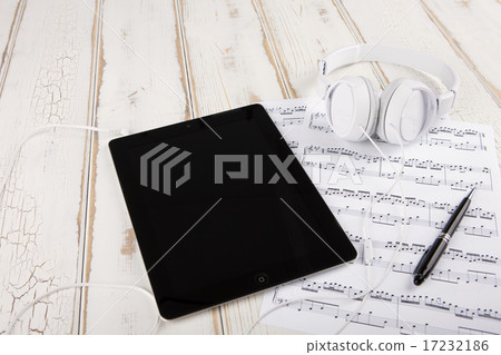[PHO187] Books & Music_039 17232186