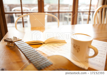 [PHO187] Books & Music_096 17232393