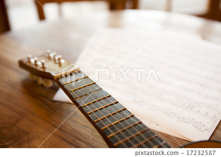 [PHO187] Books & Music_110 17232587
