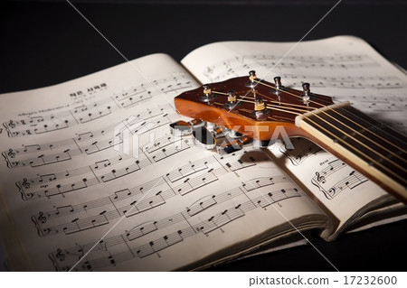 [PHO187] Books & Music_123 17232600