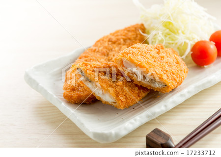 Fried white fish 17233712