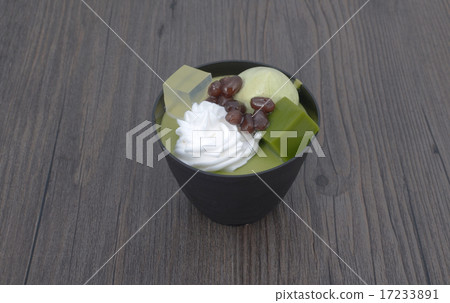 Matcha green tea cake isolated 17233891