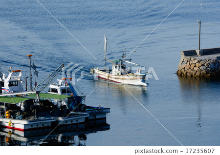 Harbor view of the Seto Inland Sea Harbor view of the Seto Inland Sea 17235607