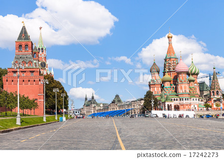 Vasilevsky Descent and Towers of Moscow Kremlin 17242273