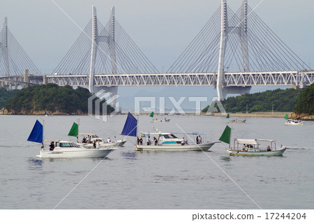 漁船和瀨戶大橋橋 漁船和瀨戶大橋橋 17244204