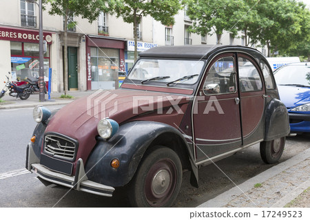 Paris classic car 17249523