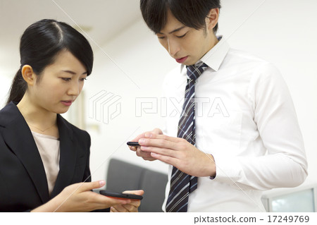Business males and females Sumaho standing intermission break mail address exchange Business males and females Sumaho standing intermission break mail address exchange 17249769