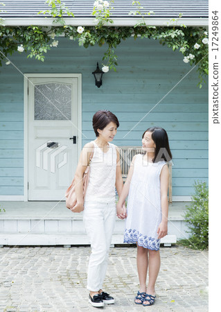 Portrait Mother and teenage girl 17249864