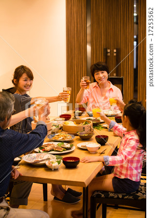 進餐 吃飯 老人 17253562
