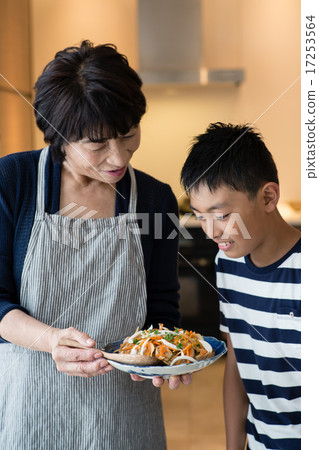 kids, senior, family 17253564