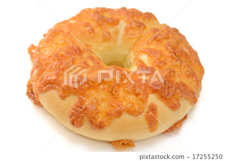 Delicious cheese bagel 17255250