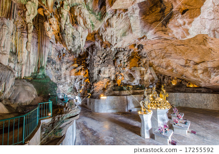 Kek Lok Tong located at Gunung Rapat,Ipoh 17255592