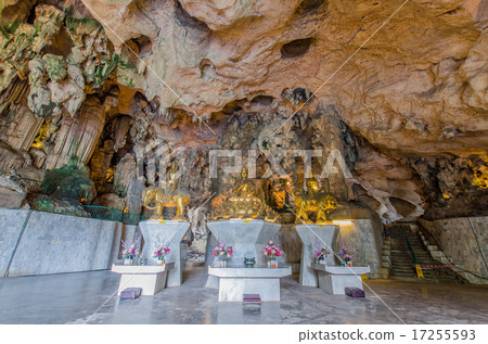 Kek Lok Tong located at Gunung Rapat,Ipoh 17255593