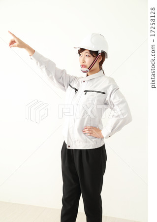 Women construction workers 17258128