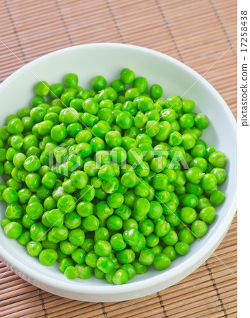 green peas green peas 17258438
