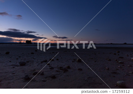 日落天空海洋的海圖像 17259312