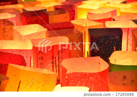 廣島原子彈日的燈籠 廣島原子彈日的燈籠 17265098