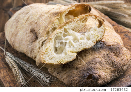 artisan bread 17265482