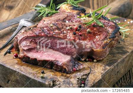 grilled steak 17265485