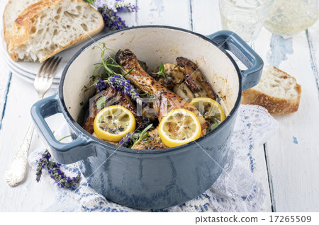 Lavender Chicken in Nordic Style Pot 17265509