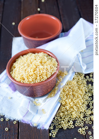 raw pasta 17270884