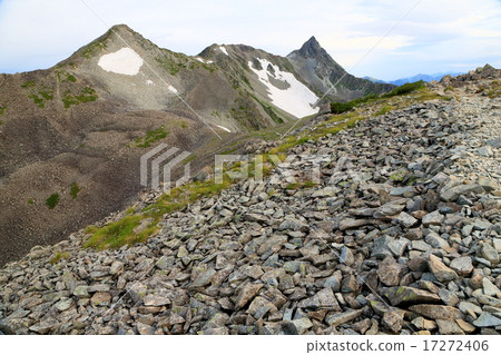 Naka-dake · Daikigake and Yumigatake from the ridgeline of Minamidake 17272406