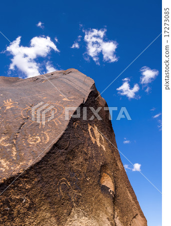 Petroglyph 17273085