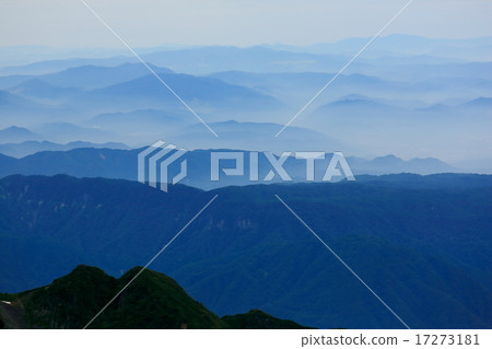 Hida山脈從Hotakadake山區度假勝地附近 17273181