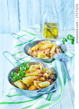 fried potato 17273242